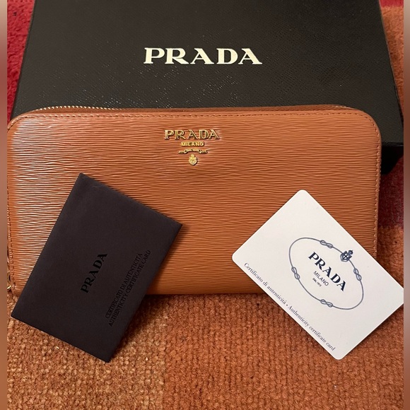 Prada Saddle Brown Saffiano Leather Zippy Wallet w/Authenticity Card & Gift Box - Picture 1 of 16
